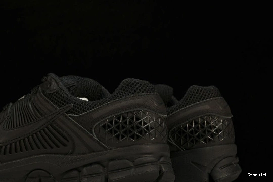 Triple 5 ZOOM Black (2023) BV1358-003 NIKE VOMERO 1105